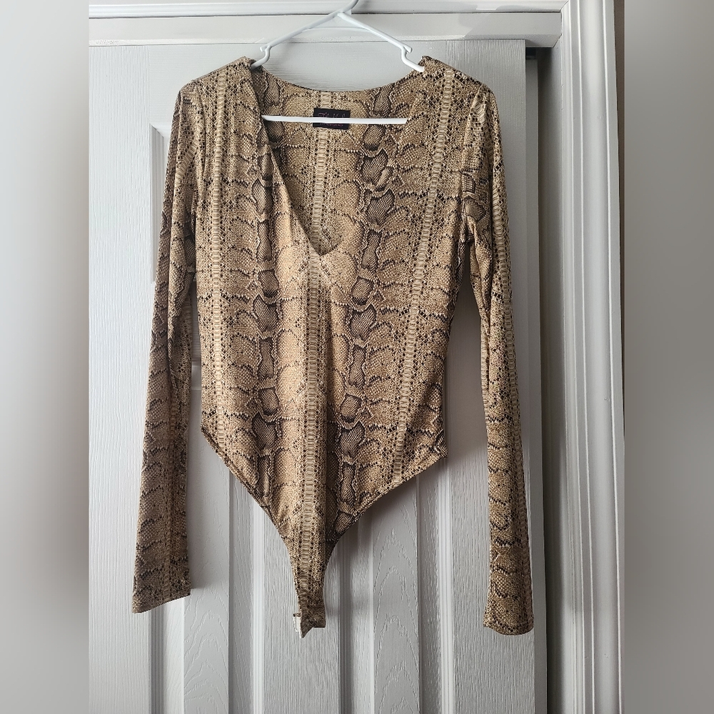 Snake skin pattern V-neck Long Sleeve Bodysuit